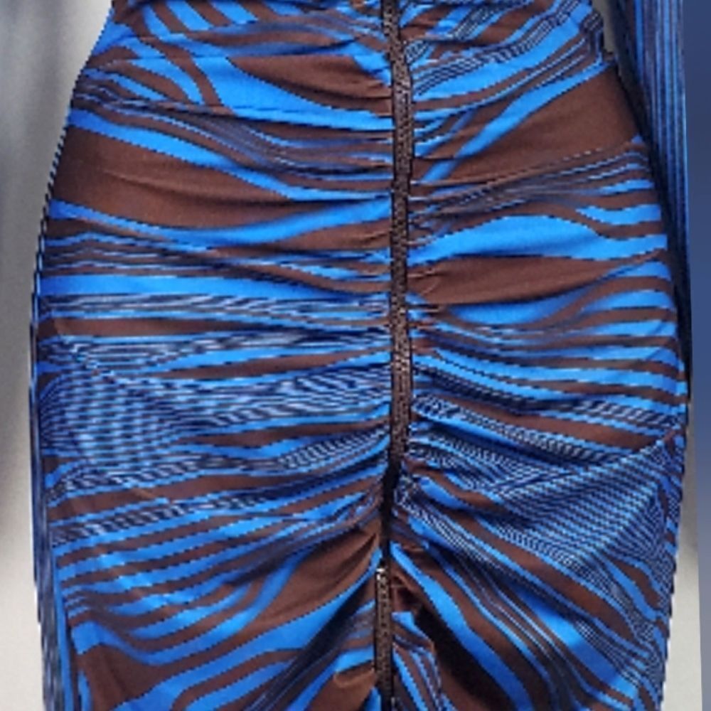 PrettyLittleThing Dress - Picture 6 of 8